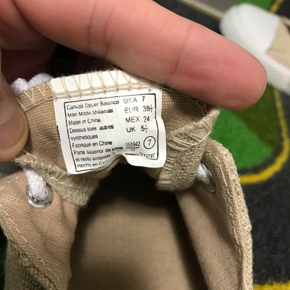 Air Walks Canvas - Picture 4 of 5